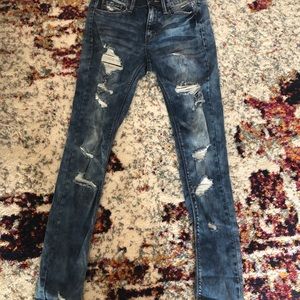 Mudd Size 5 Junior’s Low Rise Ripped Jeans